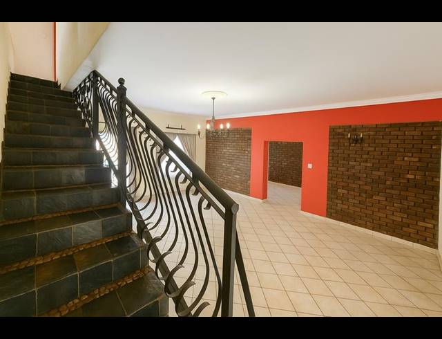 5 BEDROOM HOUSE FOR SALE IN ELDORAIGNE